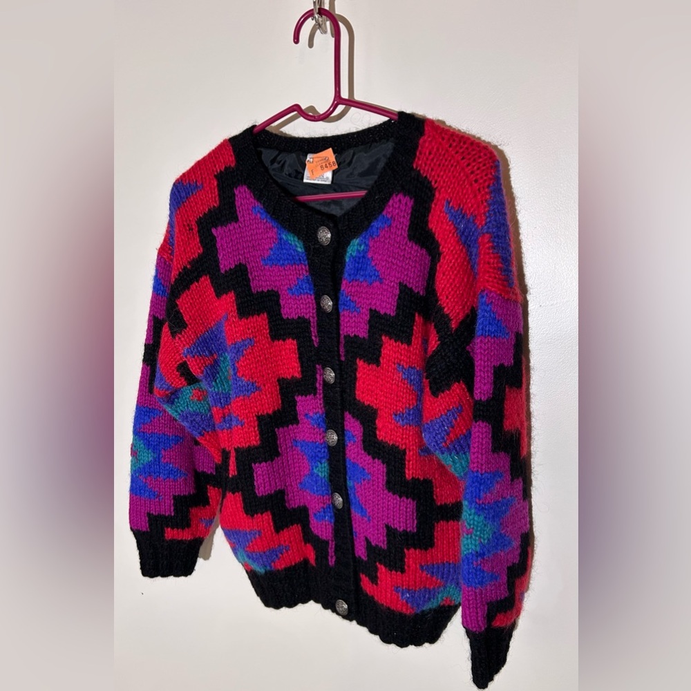 Icelandic Design Hand-Knit Wool Cardigan